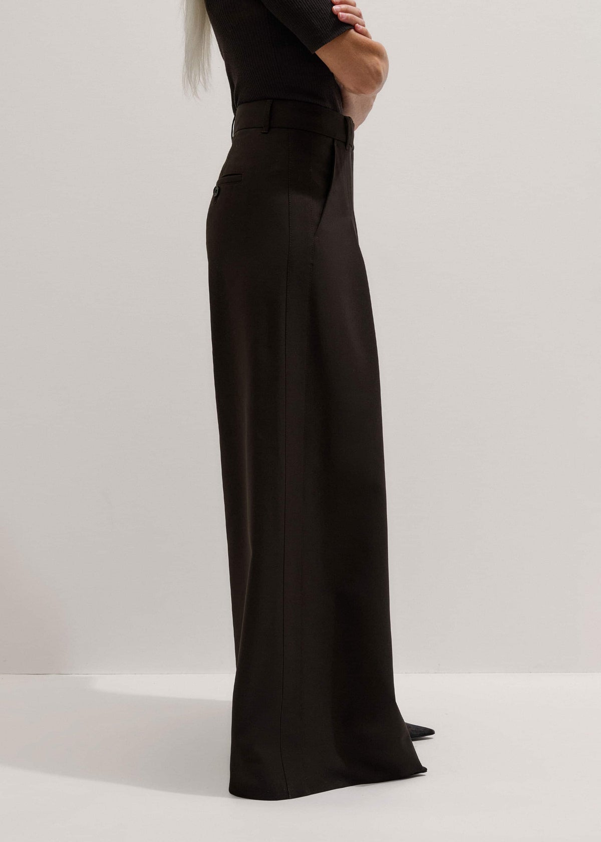 Brown Wool Ultimate Pleat-Front Wide-Leg Pant | ME+EM Clothing