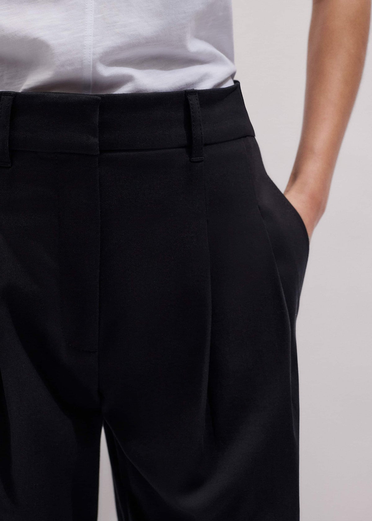 Black Straight Crop Pleat Front Pant | ME+EM Clothing