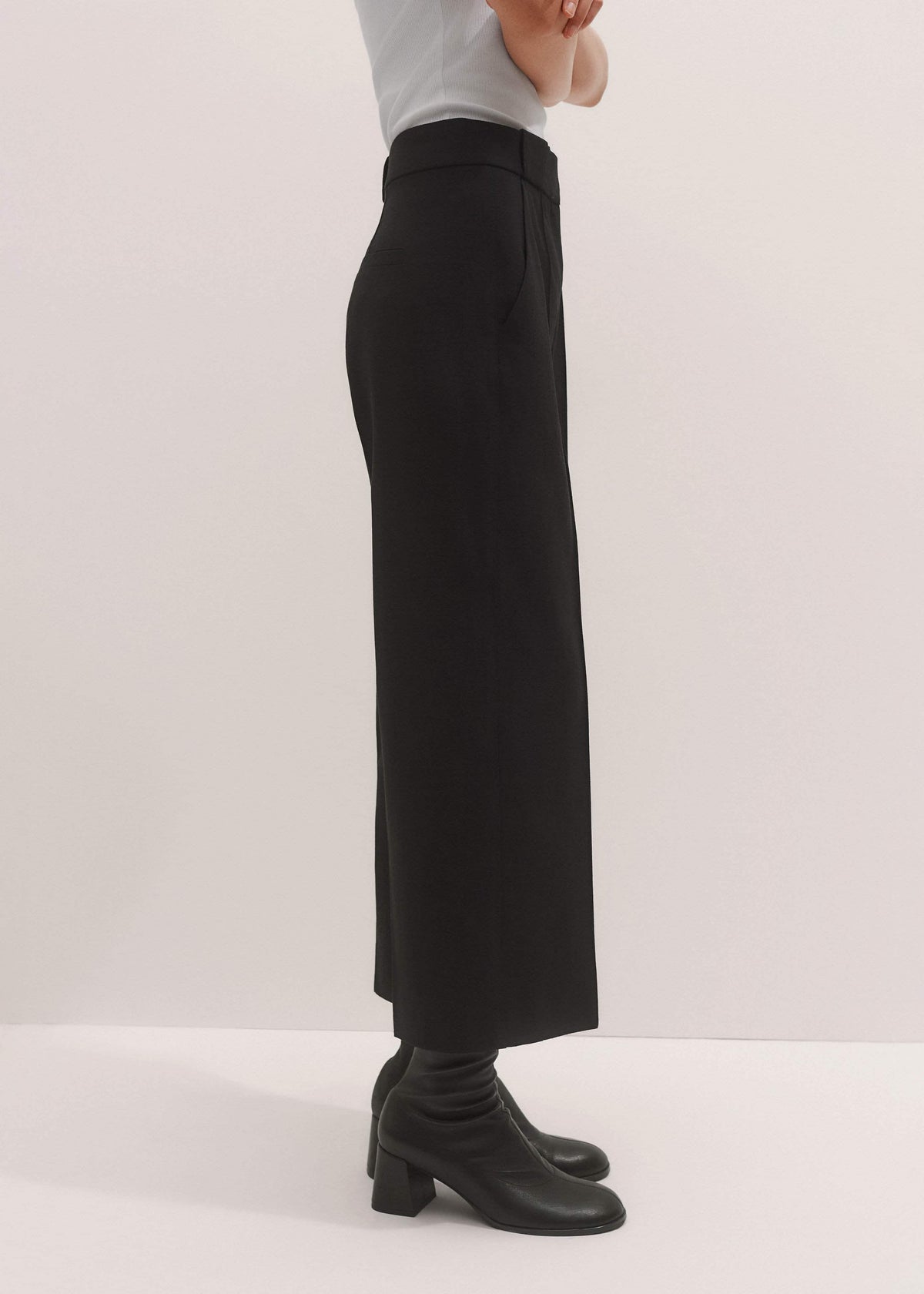 Black Straight Crop Pant | ME+EM Clothing