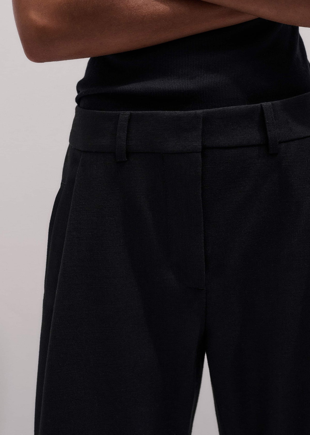 Black Clever Tapered Pant | ME+EM Clothing
