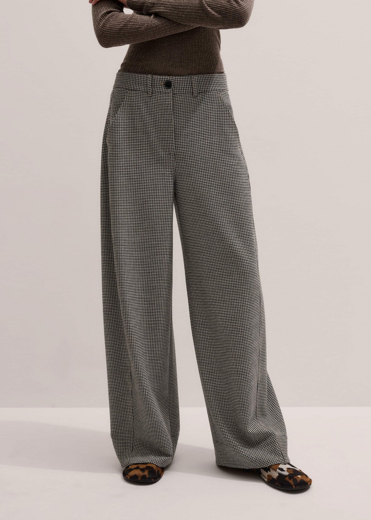Ivory Houndstooth Extreme Tapered Pant | ME+EM Clothing