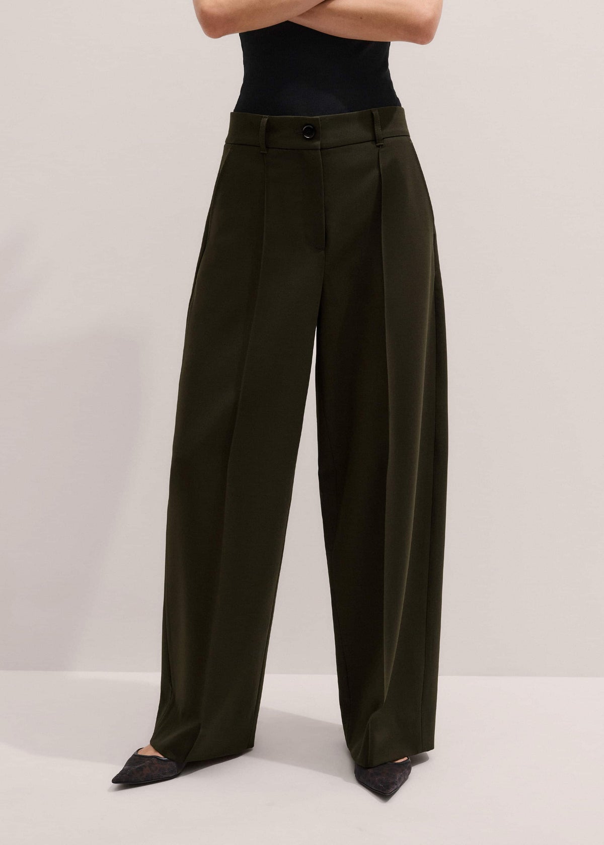 Olive Green Pintuck Tapered Pant | ME+EM Clothing