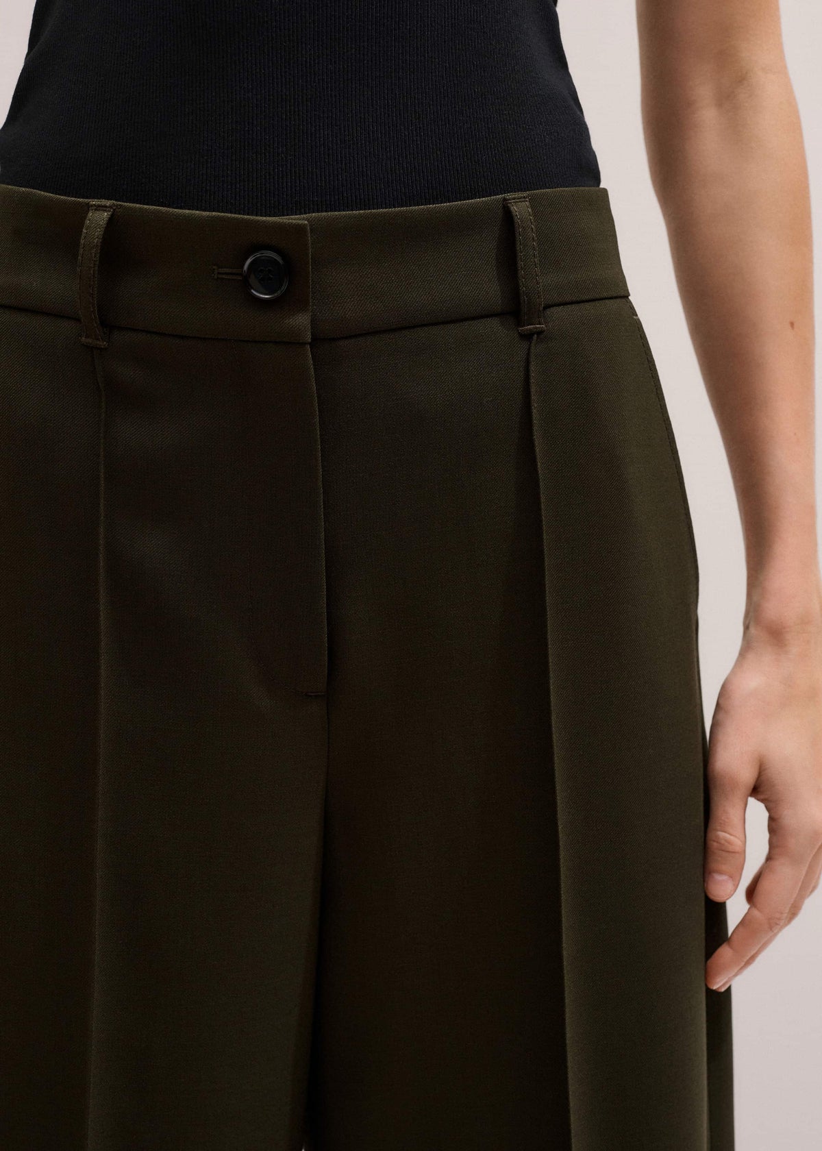 Olive Green Pintuck Tapered Pant | ME+EM Clothing