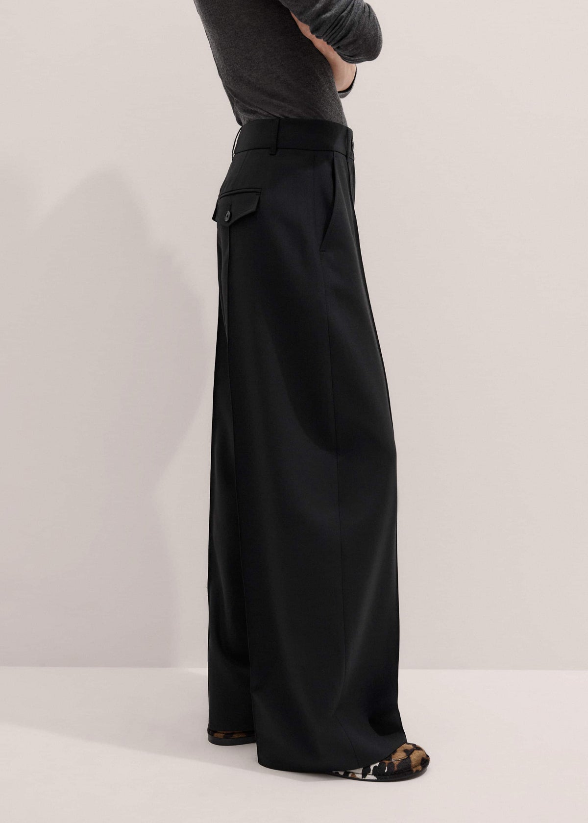 Black Pintuck Taper Pant | ME+EM Clothing