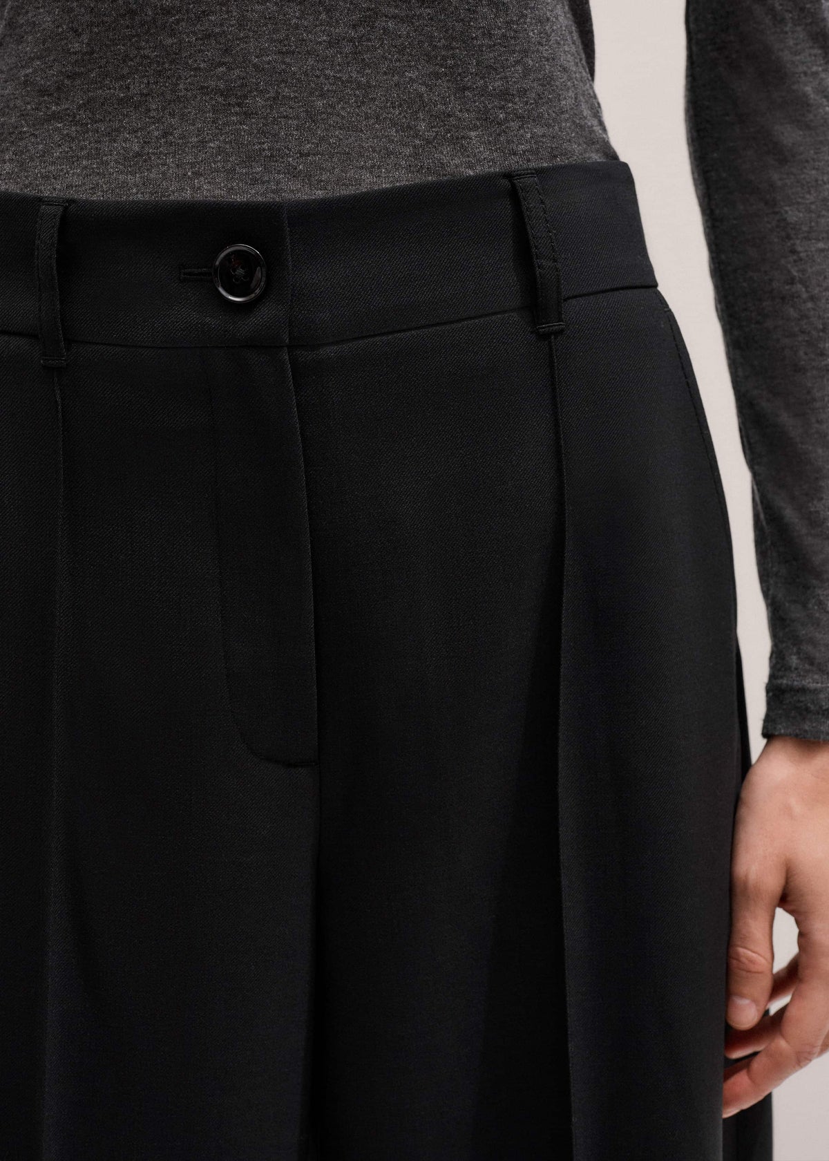 Black Pintuck Taper Pant | ME+EM Clothing