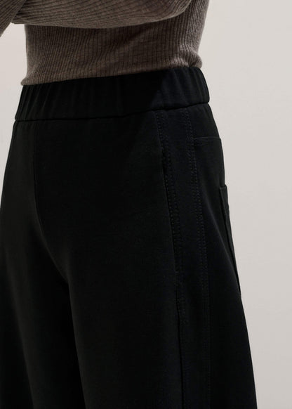 Black Luxe Travel Tailoring Barrel-Leg Pant | ME+EM Clothing