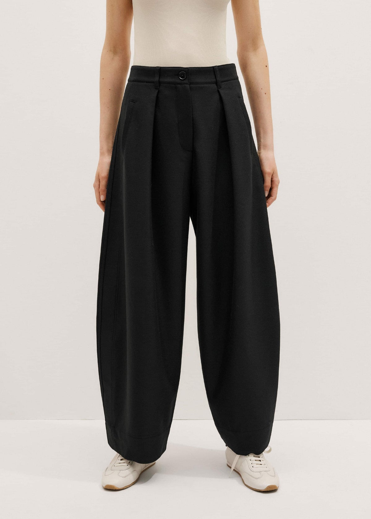 Black Barrel Leg Pant | ME+EM Clothing