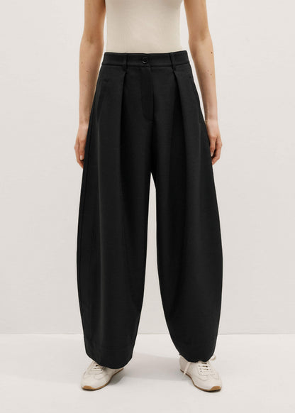 Black Barrel Leg Pant | ME+EM Clothing