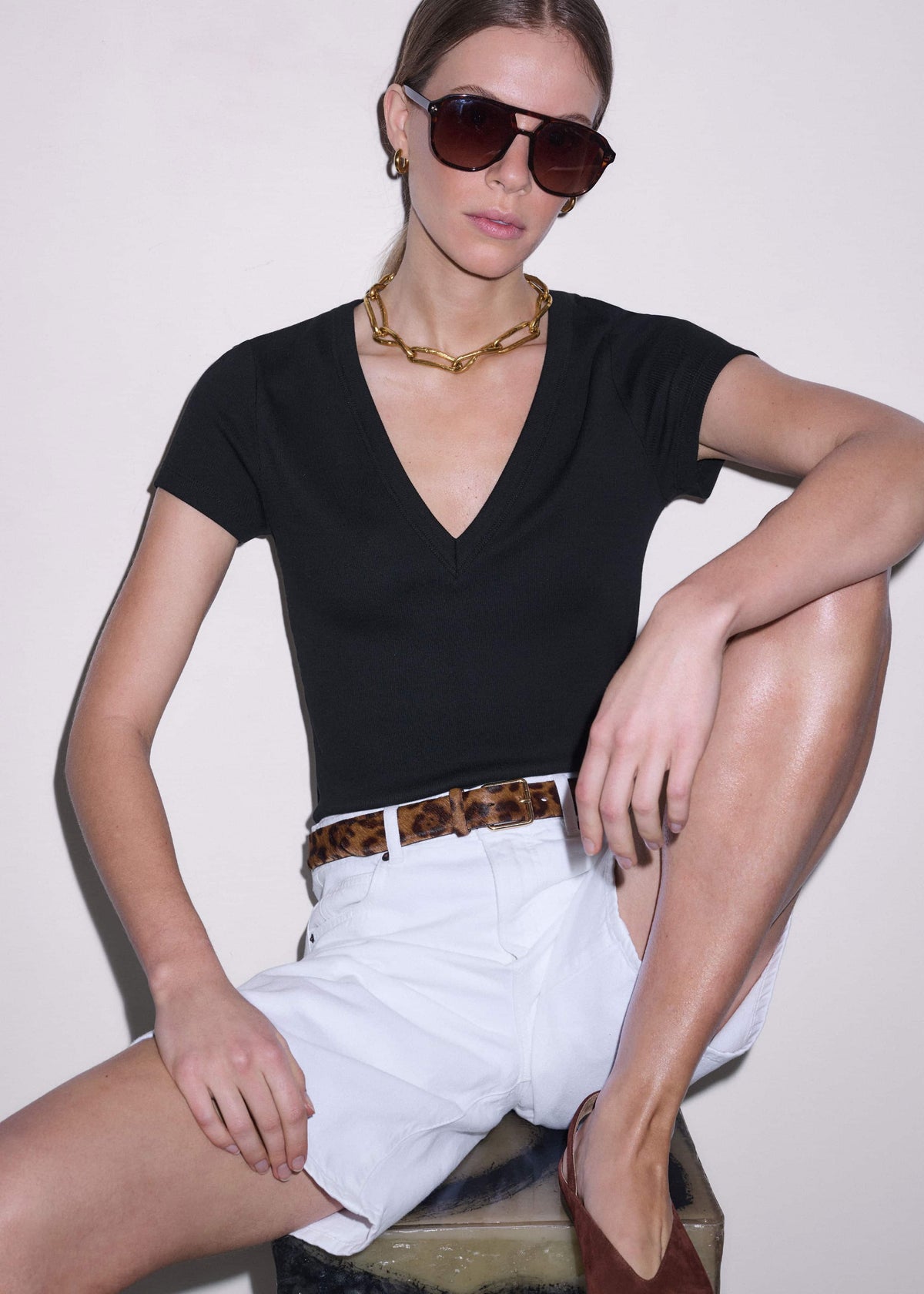 Black Ultimate Fitted Rib V-Neck Tee | ME+EM Clothing