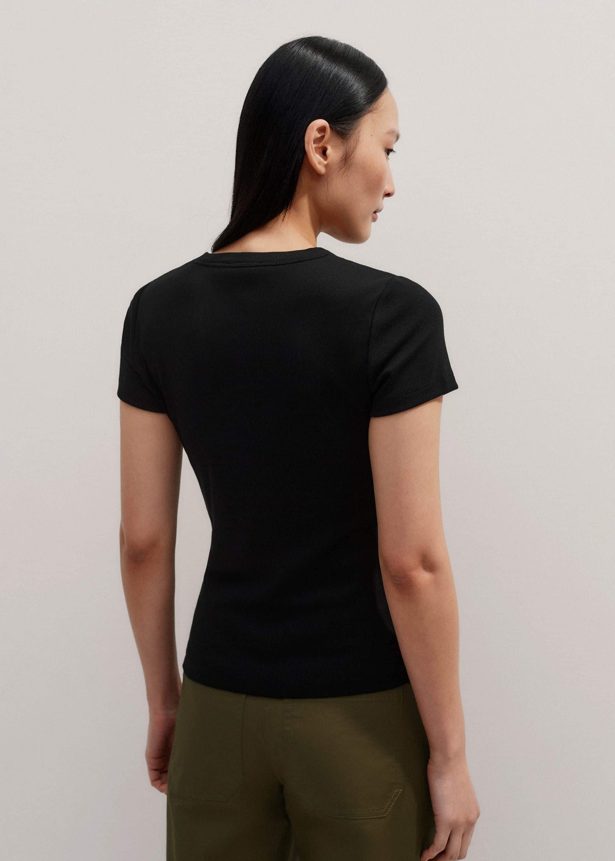 Black Ultimate Fitted Rib Crew Neck Tee | ME+EM Clothing