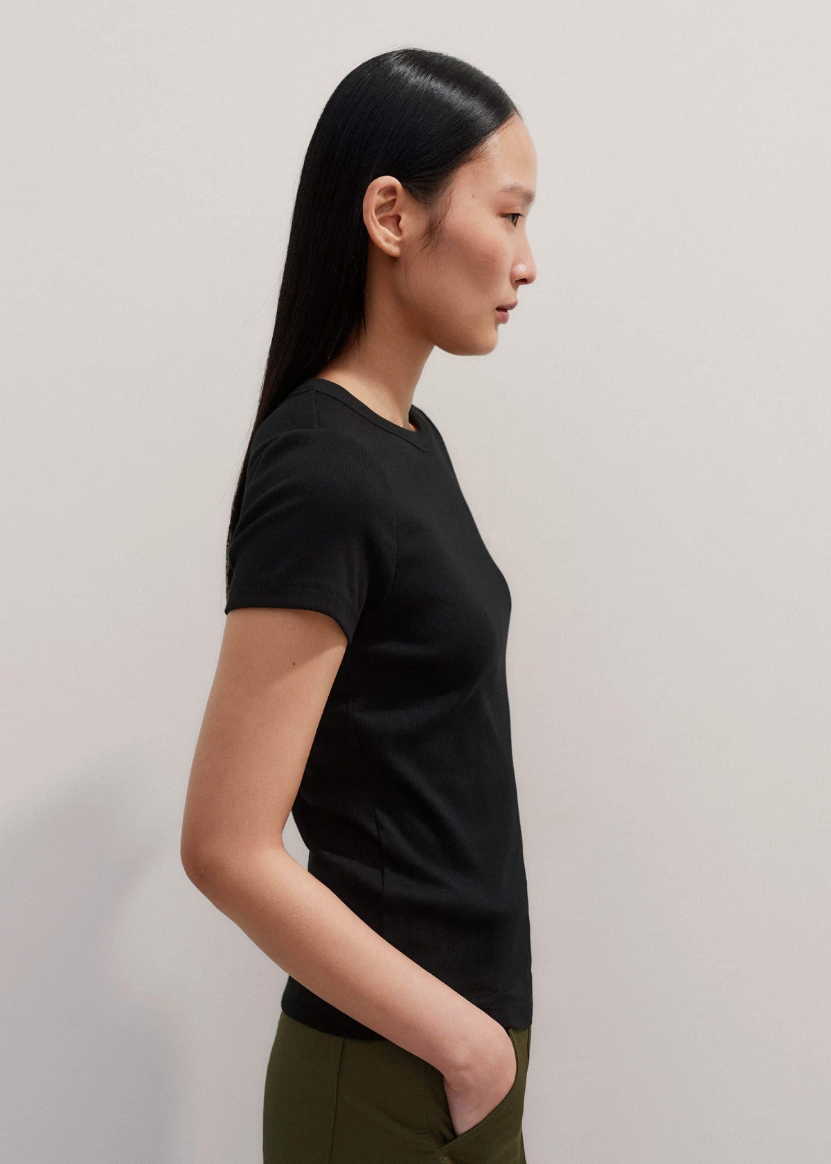 Black Ultimate Fitted Rib Crew Neck Tee | ME+EM Clothing