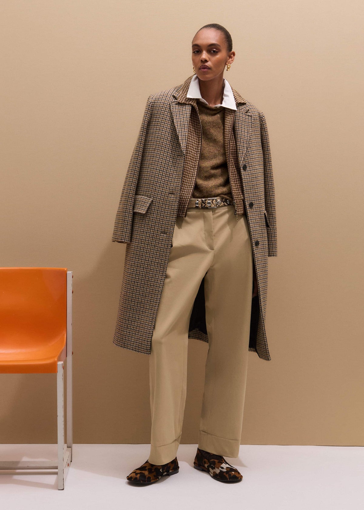 Brown Roll Trim Straight Layering Sweater Vest | ME+EM Clothing