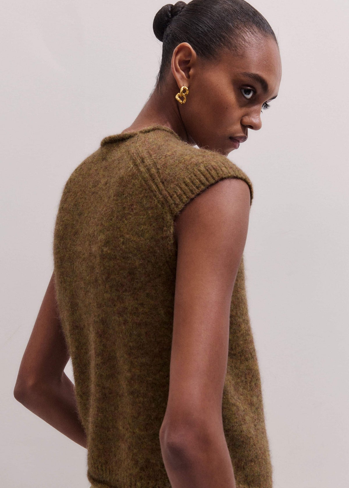 Brown Roll Trim Straight Layering Sweater Vest | ME+EM Clothing