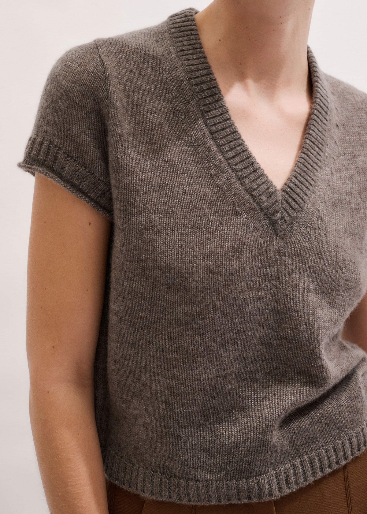 Hazelnut Merino Cashmere Silk V-Neck Baby Tee | ME+EM Clothing