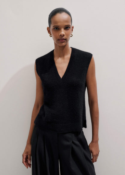 Black V-Neck Straight Knit Vest | ME+EM Clothing