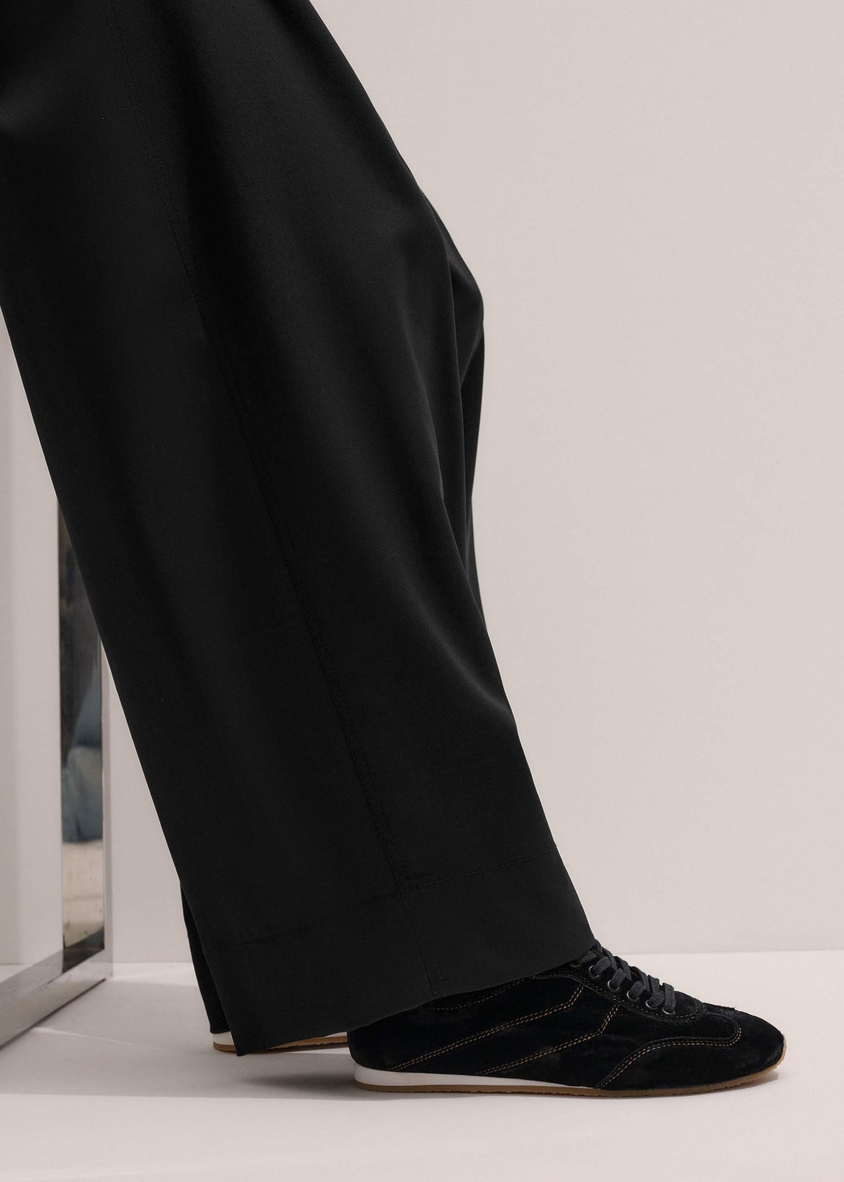 Black Velvet Retro Runner | ME+EM Accessories